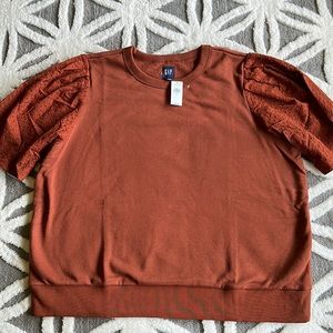 Copper brown sweatshirt with short eyelet sleeves